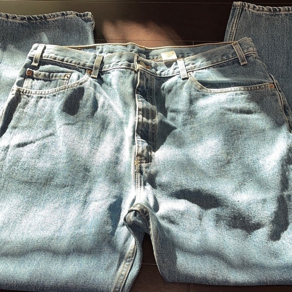 Vintage 2001 Levi's 505
Regular Fit Straight Leg Red
Tab Denim Jeans Men's
40x30 - Picture 1 of 4